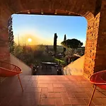 Stunning Village Casa With Private Garden And Olive Grove Gioiella