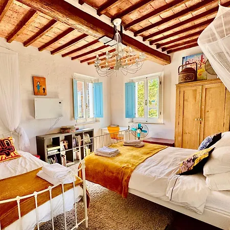 Апартаменты Stunning Village Casa With Private Garden And Olive Grove Gioiella